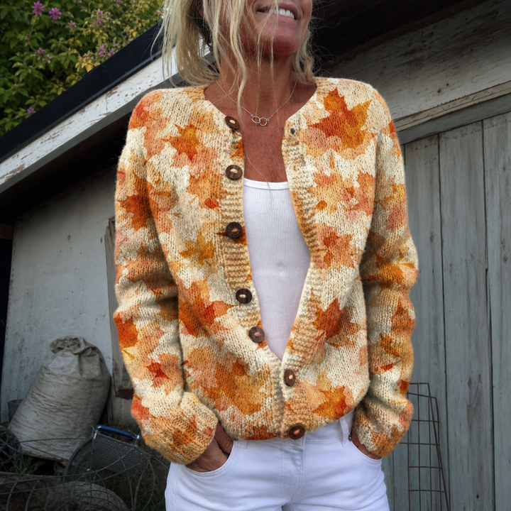 Coralie | Cardigan tricoté à feuilles d’érable automnales